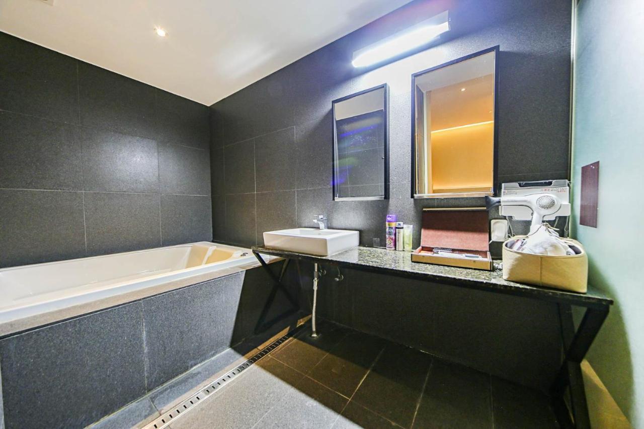 Hotel Myeongjak Chuncheon Exterior foto