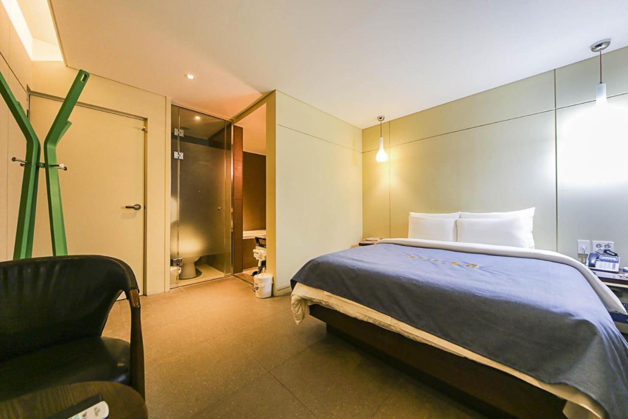 Hotel Myeongjak Chuncheon Exterior foto