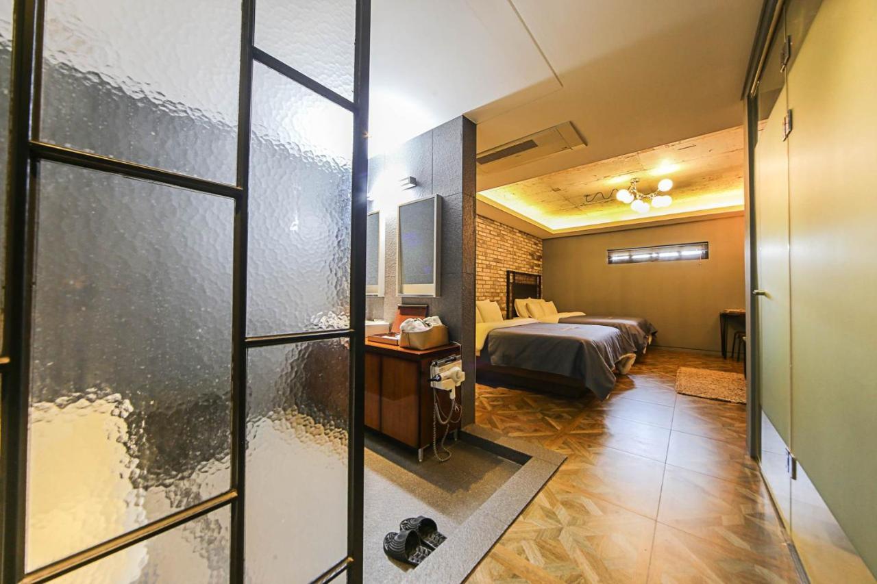 Hotel Myeongjak Chuncheon Exterior foto