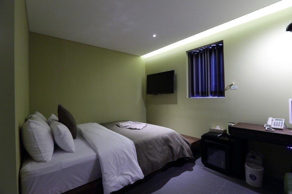 Hotel Myeongjak Chuncheon Exterior foto