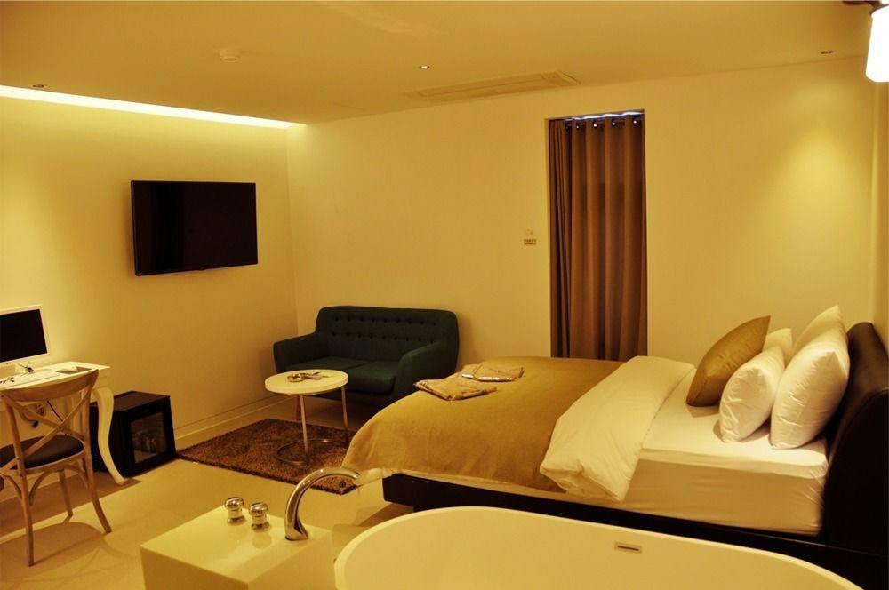 Hotel Myeongjak Chuncheon Exterior foto